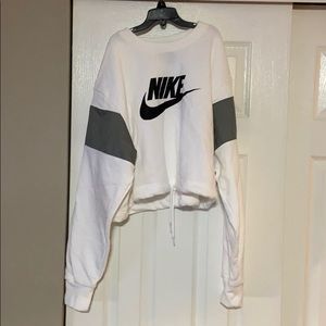 NWOT Nike Cropped Crewneck
